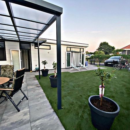 Ferienhaus Luxchalet #Vaju Lathum# Am See, Strand, Pool, Nationalpark Zewnętrze zdjęcie