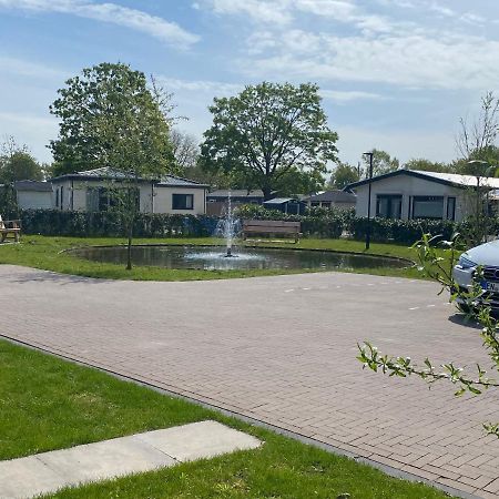 Ferienhaus Luxchalet #Vaju Lathum# Am See, Strand, Pool, Nationalpark Zewnętrze zdjęcie