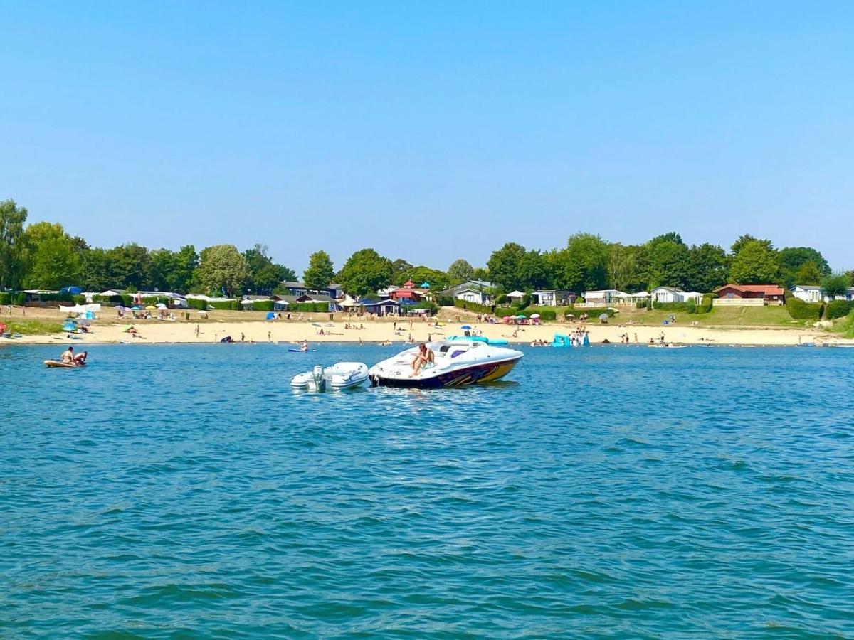 Ferienhaus Luxchalet #Vaju Lathum# Am See, Strand, Pool, Nationalpark Zewnętrze zdjęcie
