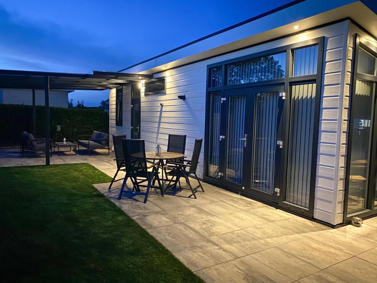 Ferienhaus Luxchalet #Vaju Lathum# Am See, Strand, Pool, Nationalpark Zewnętrze zdjęcie