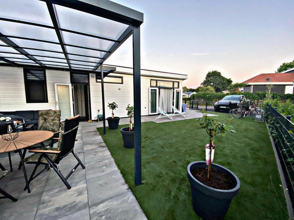 Ferienhaus Luxchalet #Vaju Lathum# Am See, Strand, Pool, Nationalpark Zewnętrze zdjęcie