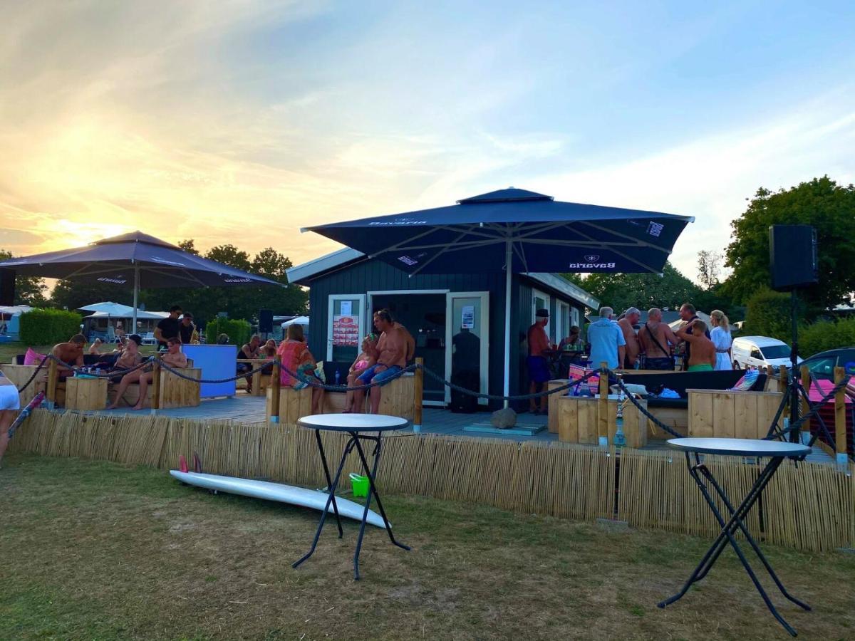 Ferienhaus Luxchalet #Vaju Lathum# Am See, Strand, Pool, Nationalpark Zewnętrze zdjęcie