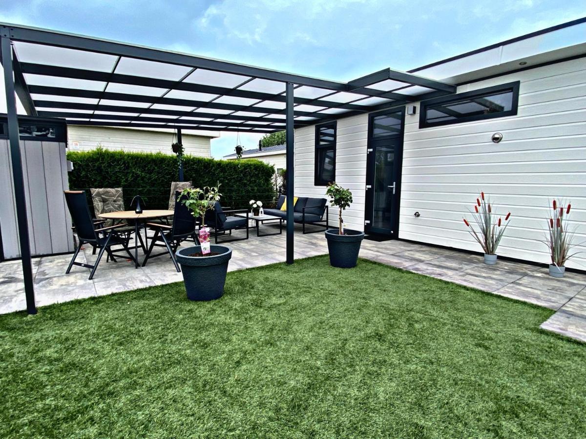 Ferienhaus Luxchalet #Vaju Lathum# Am See, Strand, Pool, Nationalpark Zewnętrze zdjęcie