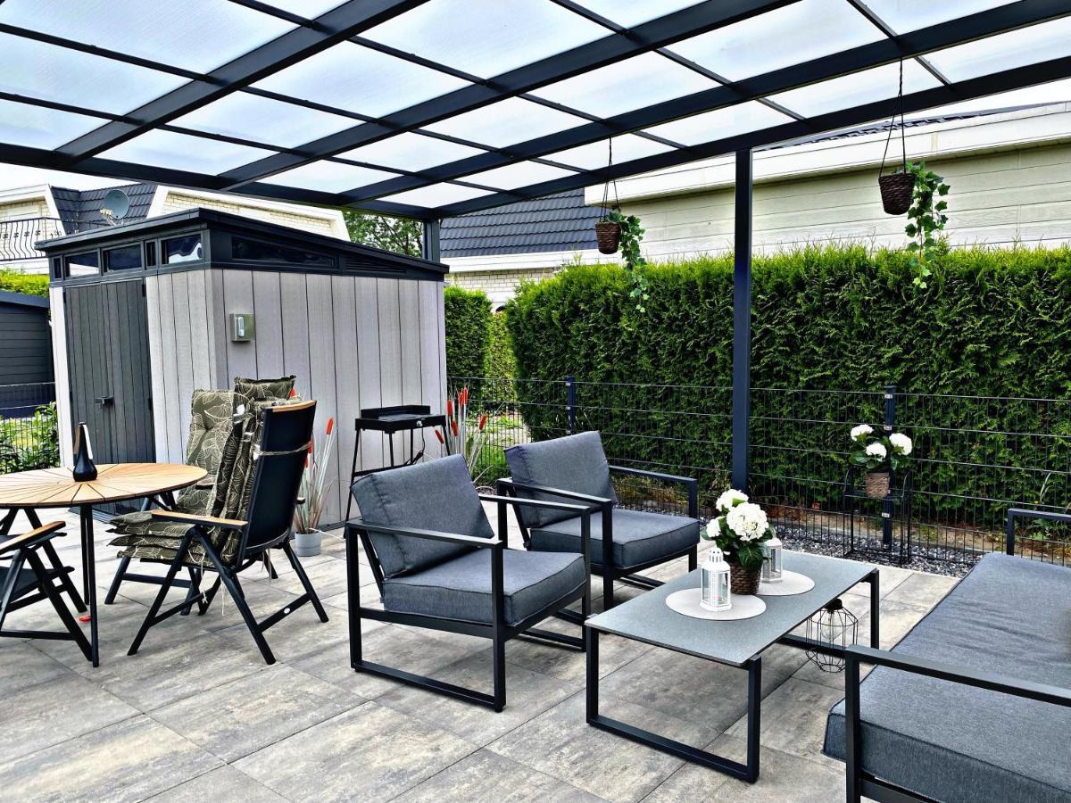 Ferienhaus Luxchalet #Vaju Lathum# Am See, Strand, Pool, Nationalpark Zewnętrze zdjęcie